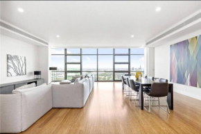 Luxurious Enormous 5brm Penthouse